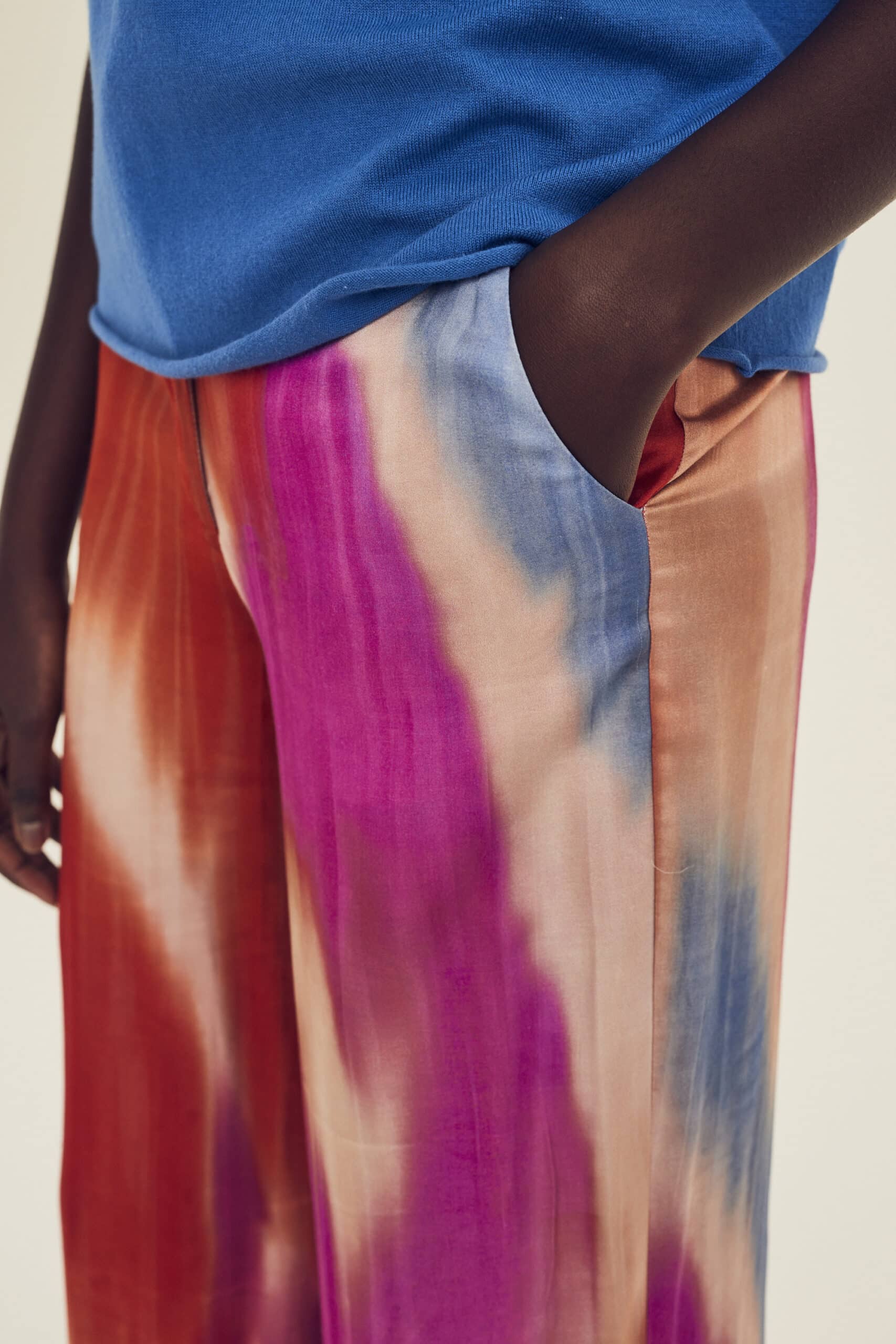 Colourful light trousers - Image 5