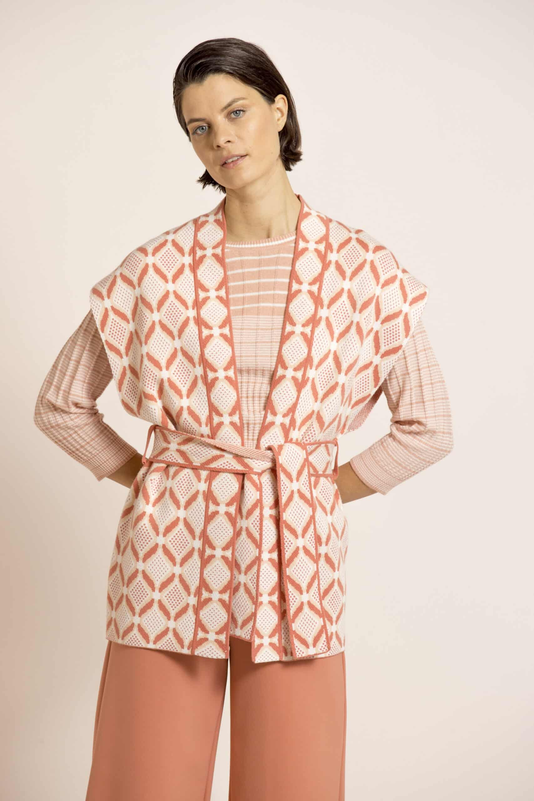 Flamingo pink geometric vest - Image 2