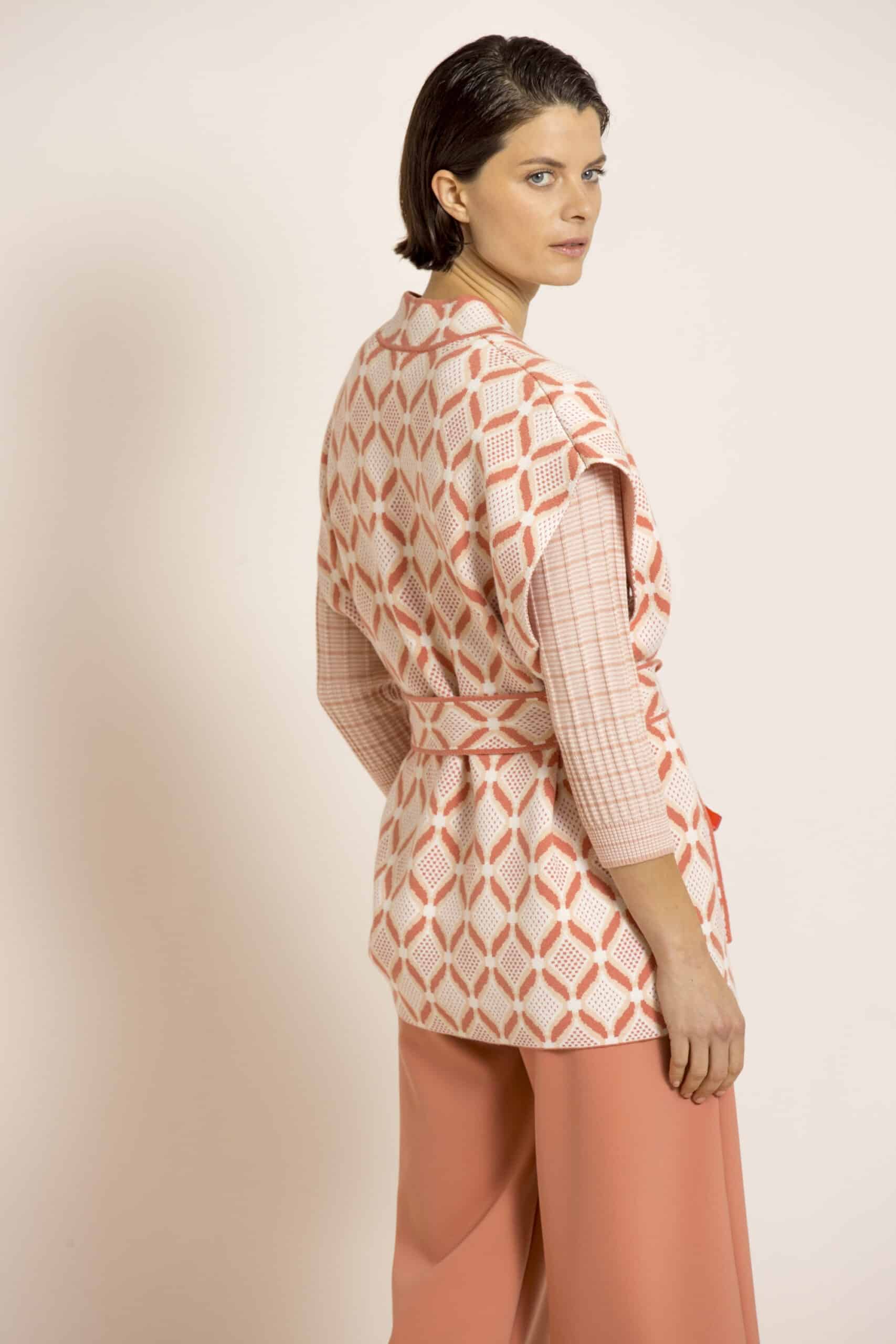 Flamingo pink geometric vest - Image 3