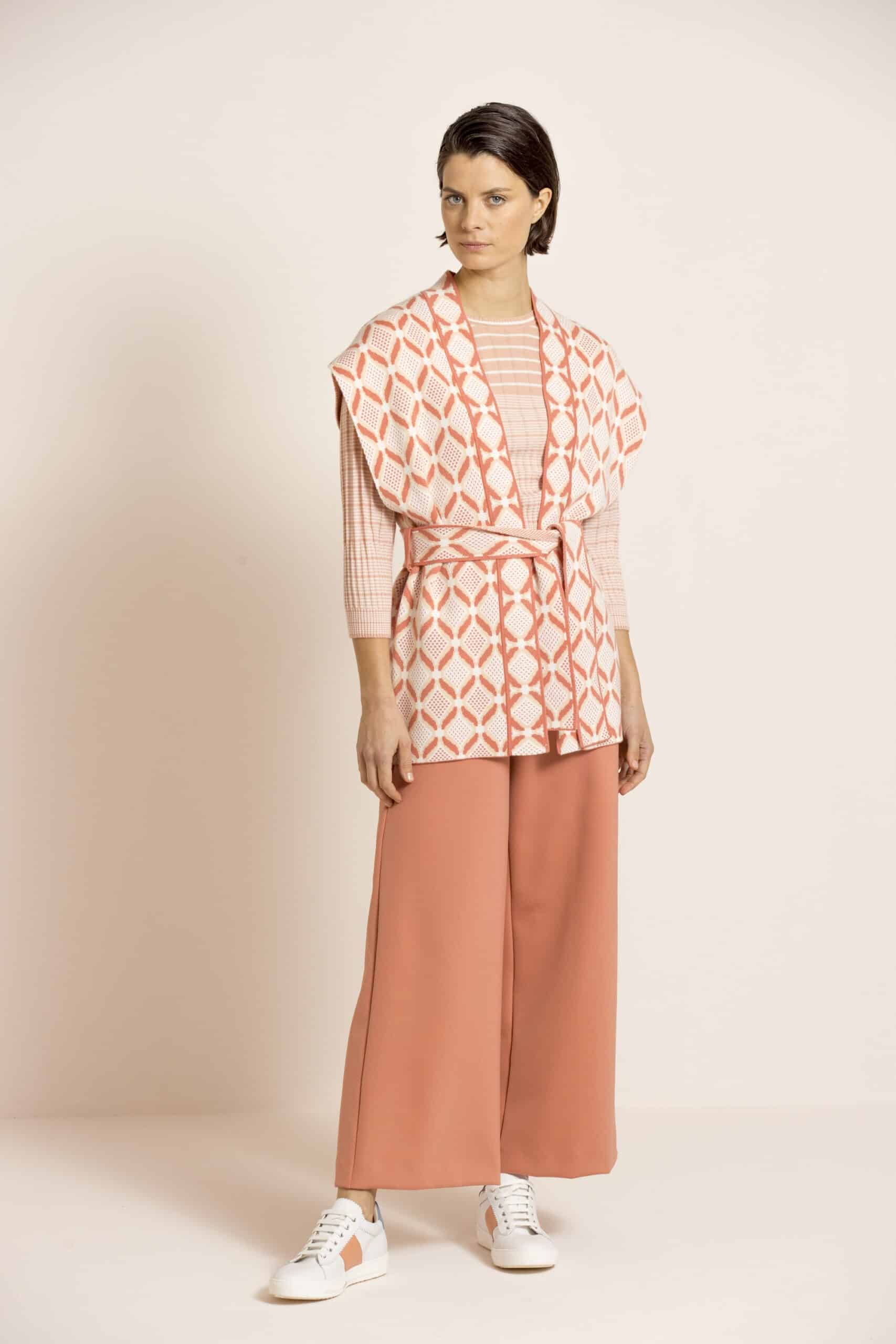 Flamingo pink geometric vest - Image 8