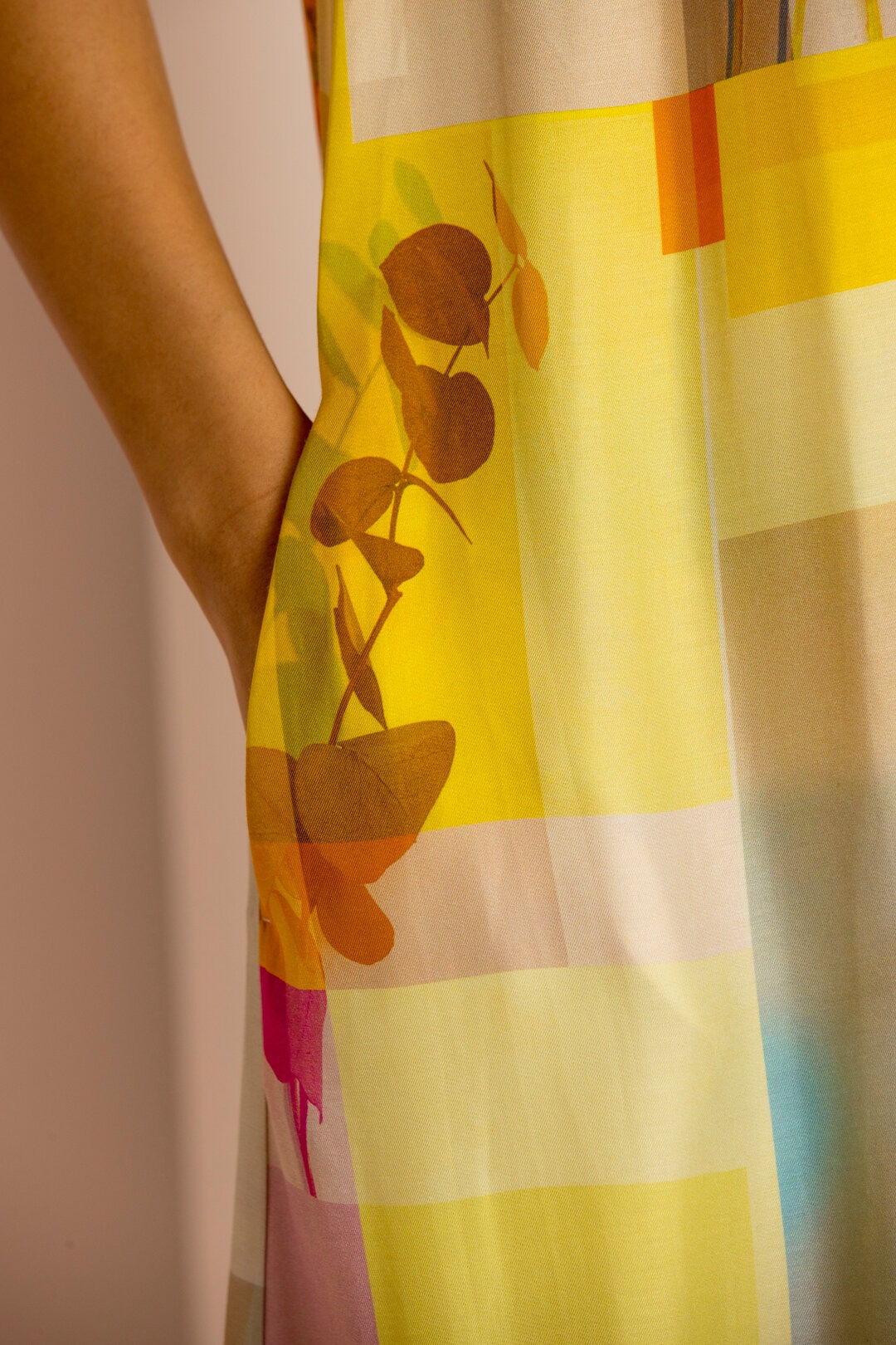 Yellow multicolour sleeveless long dress - Image 4
