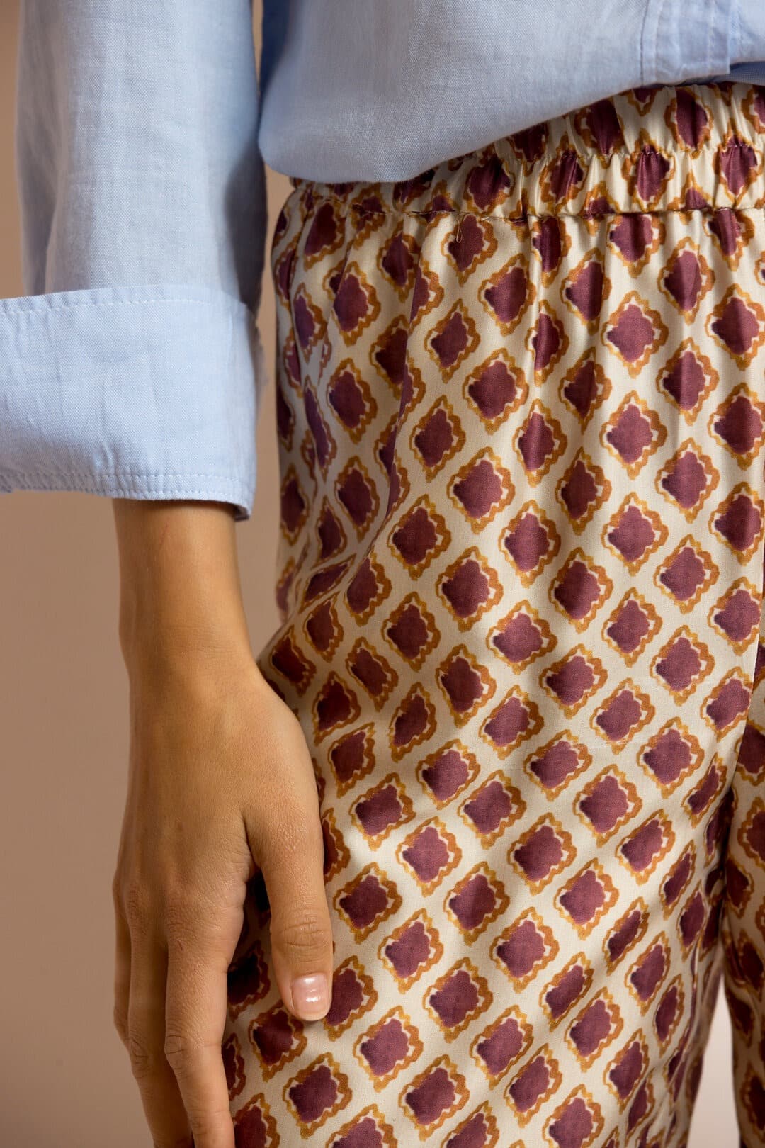 Ecru wide-leg geometric print trousers - Image 5