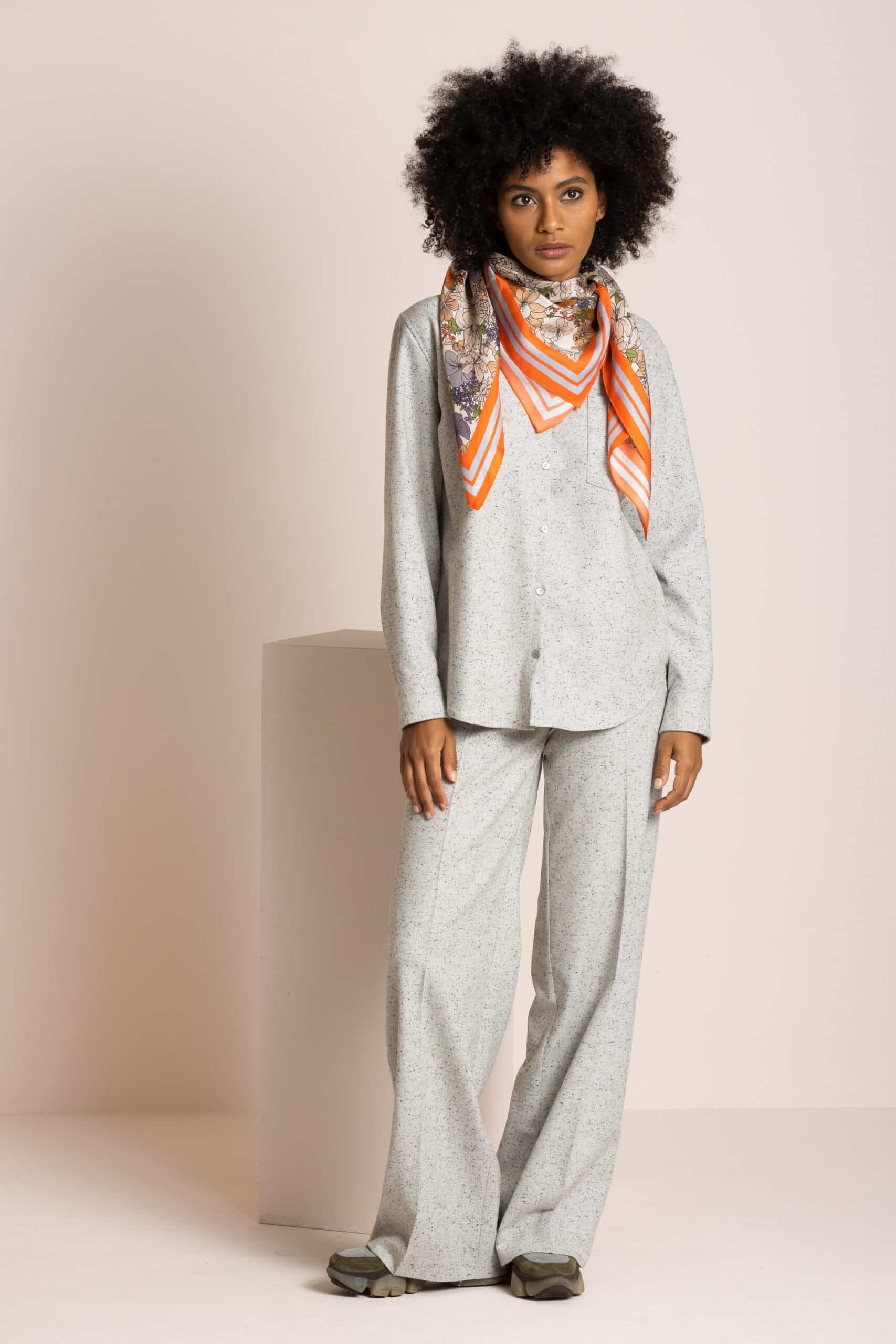 Grey trousers - Image 3