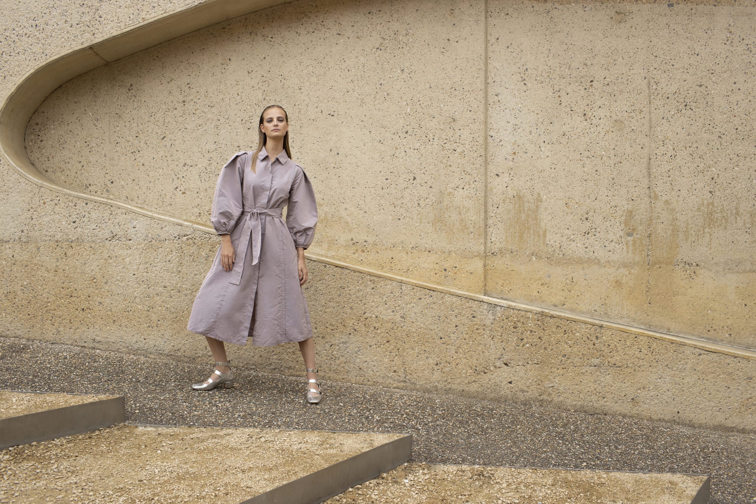 Purple limited edition dress with poofy sleeves - Image 4