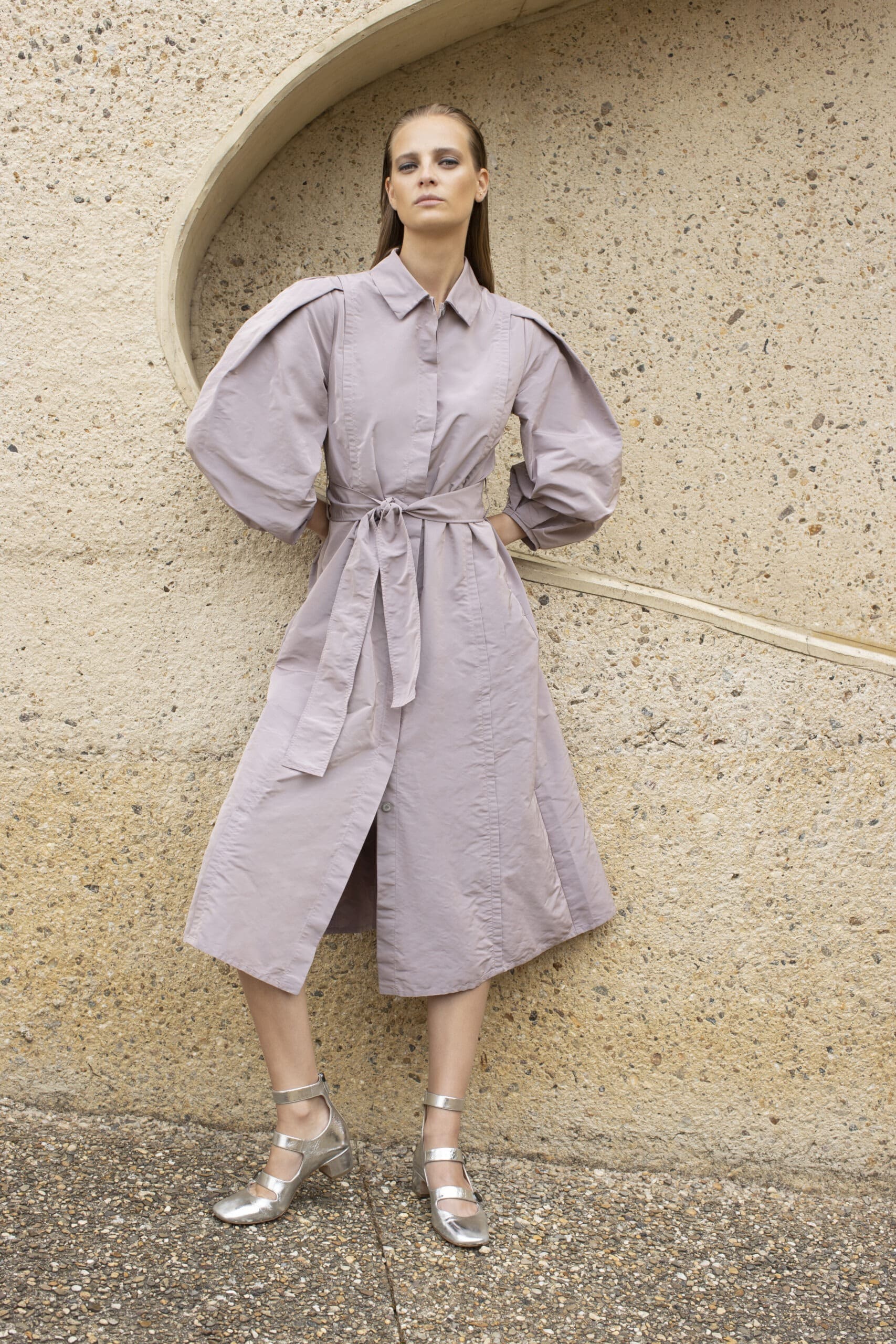 Purple limited edition dress with poofy sleeves - Image 3