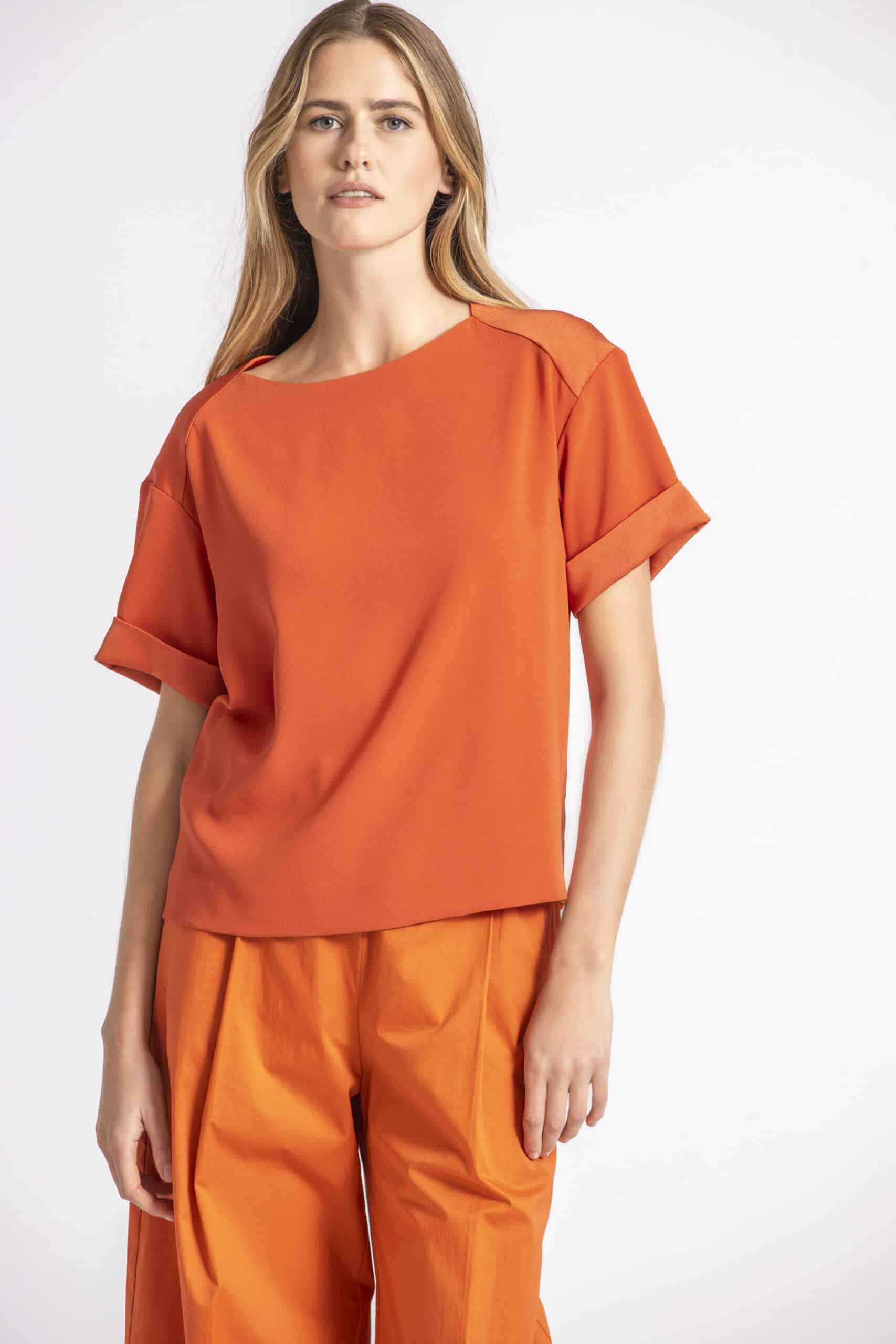 Red short-sleeve blouse - Image 2