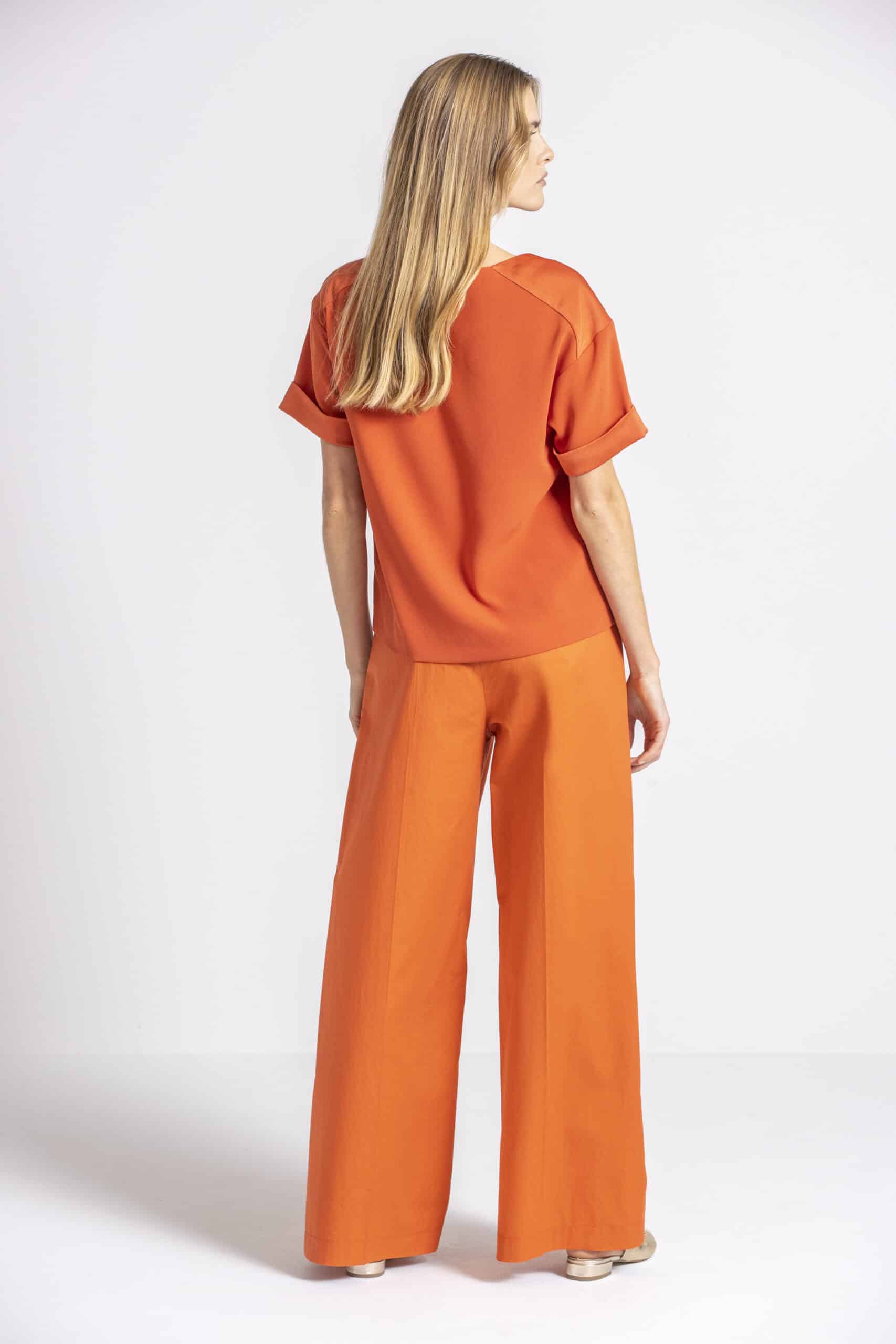 Red short-sleeve blouse - Image 4