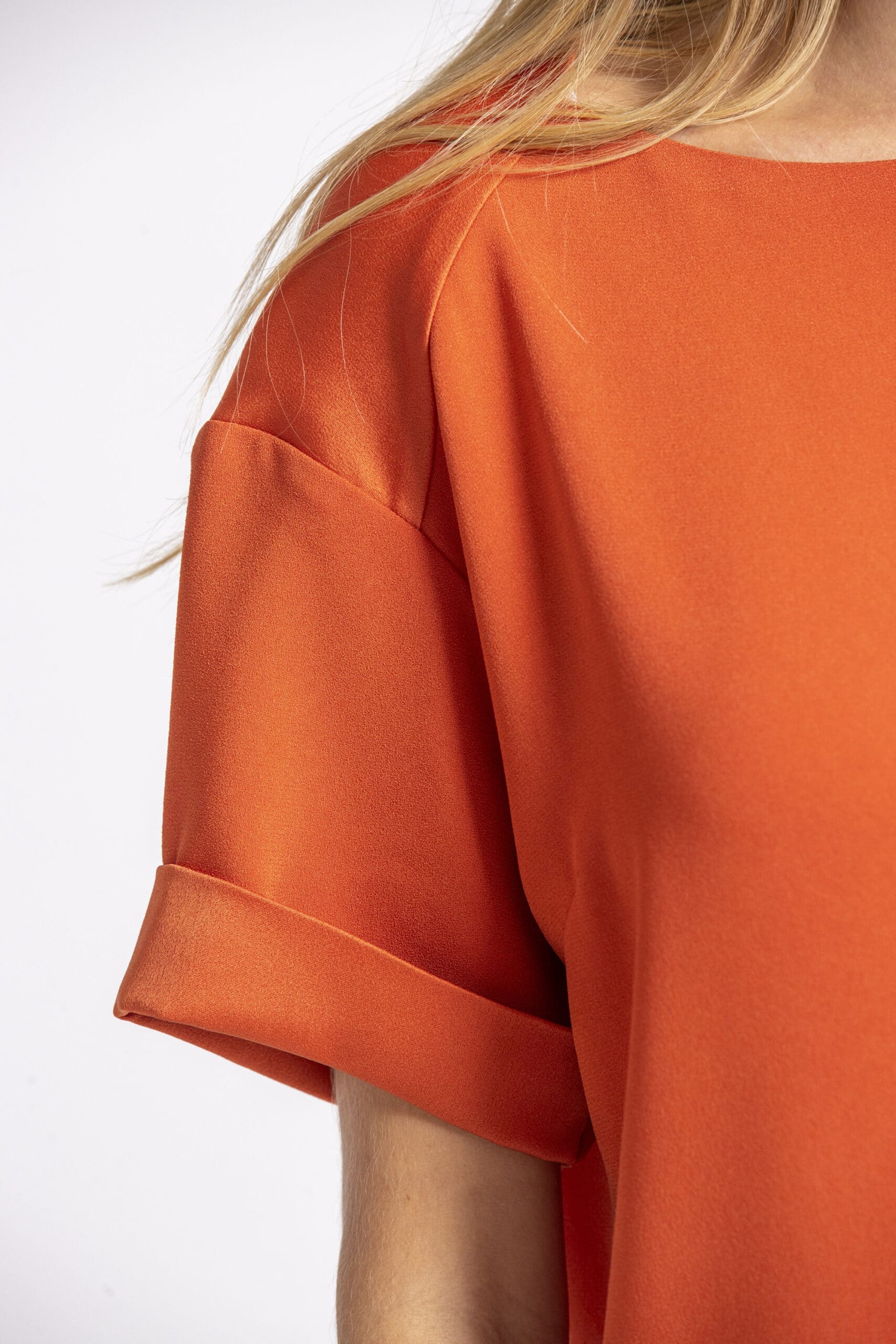 Red short-sleeve blouse - Image 3