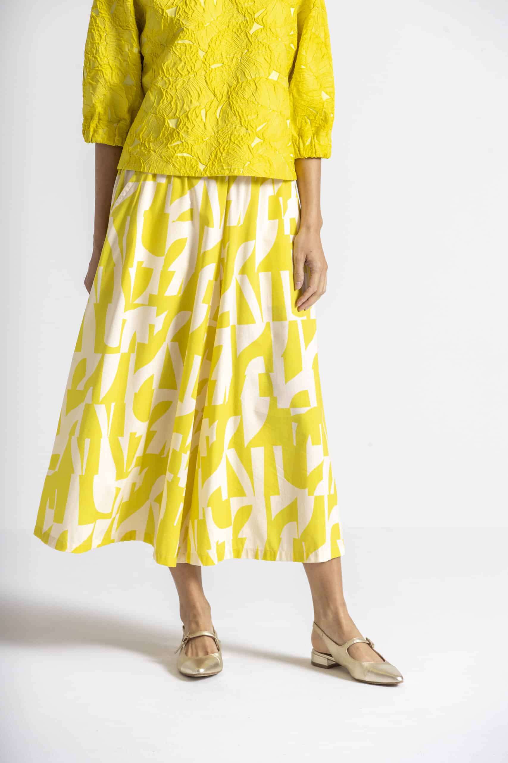 Yellow trousers - Image 3
