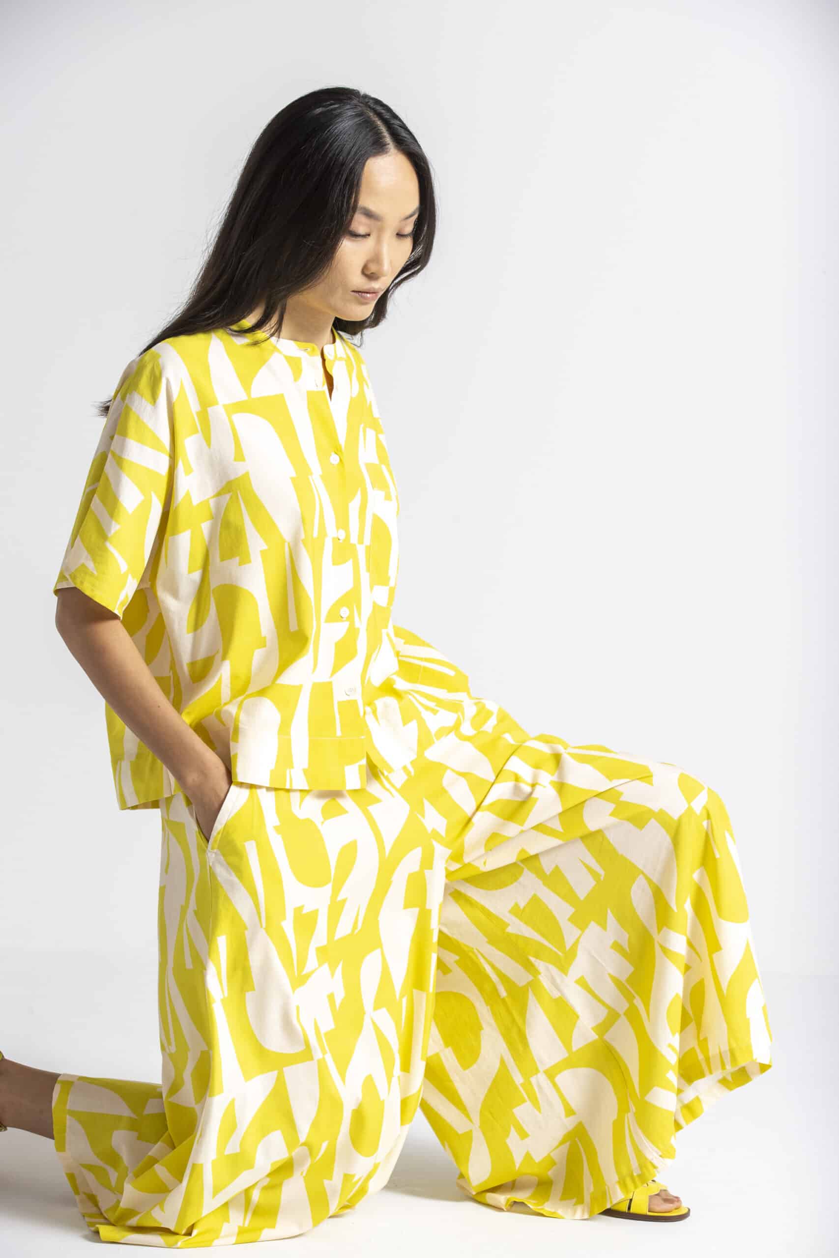 Yellow blouse - Image 2