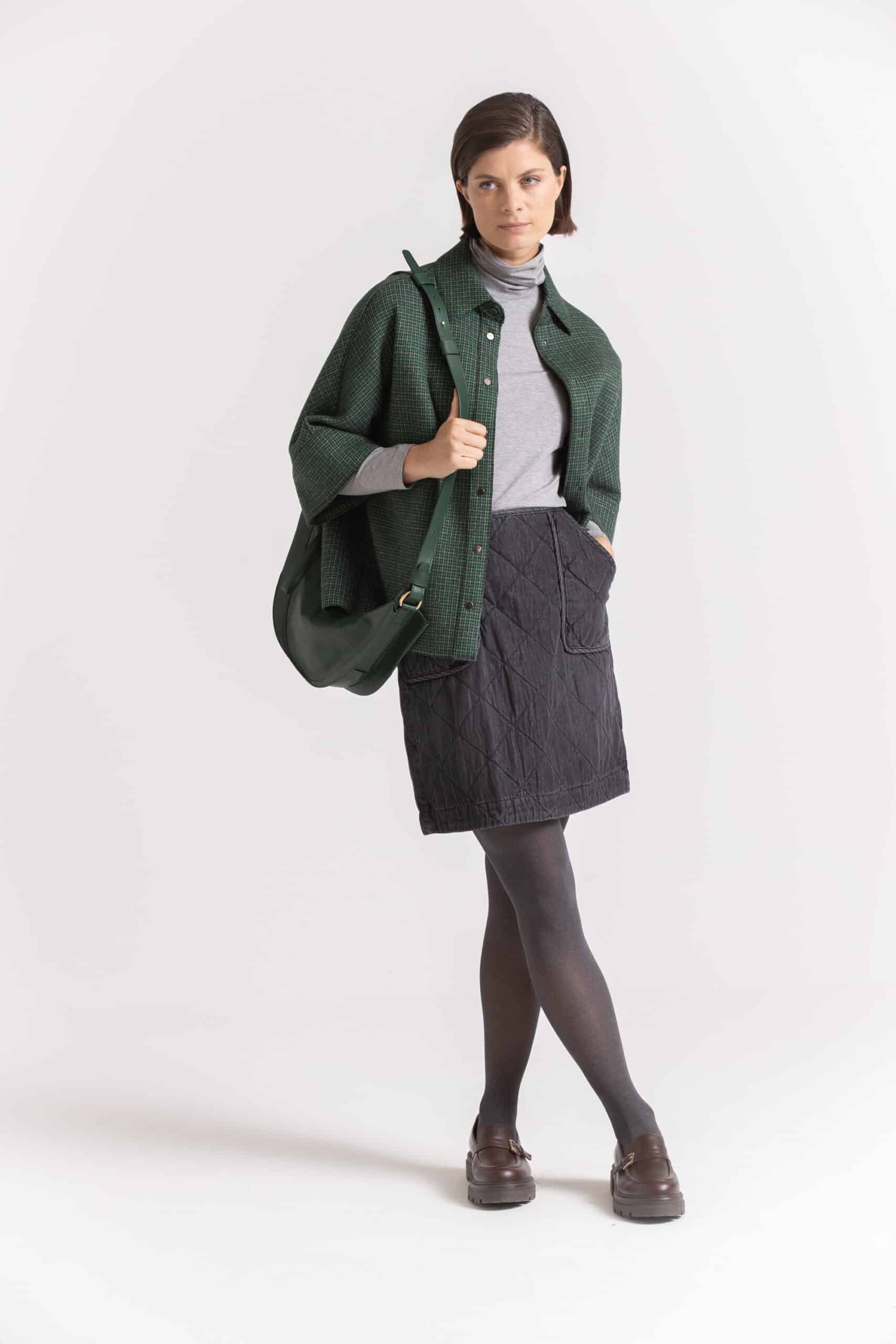 Grey quilted skirt with pockets - Image 2