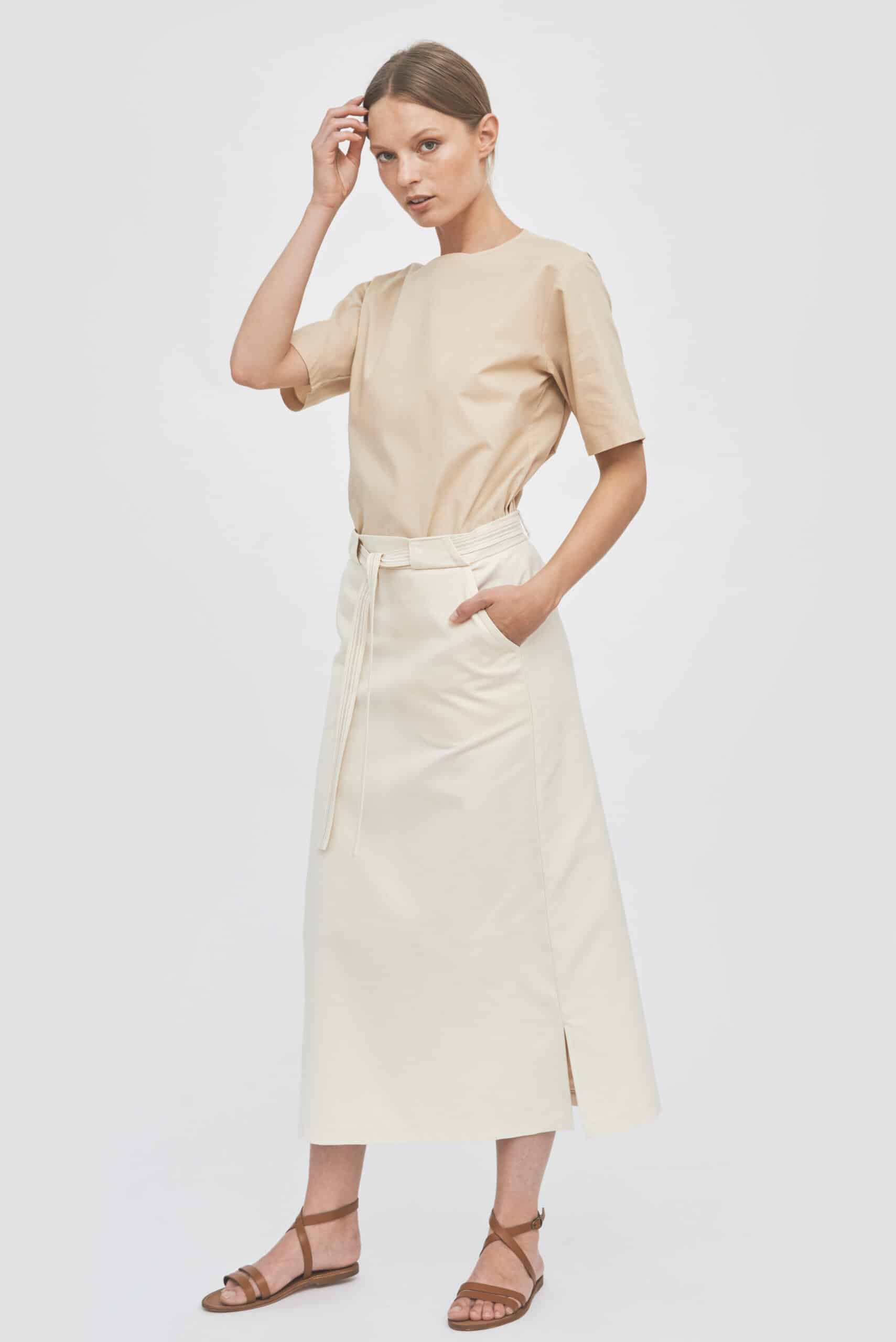 White skirt with a golden linen belt - Image 5