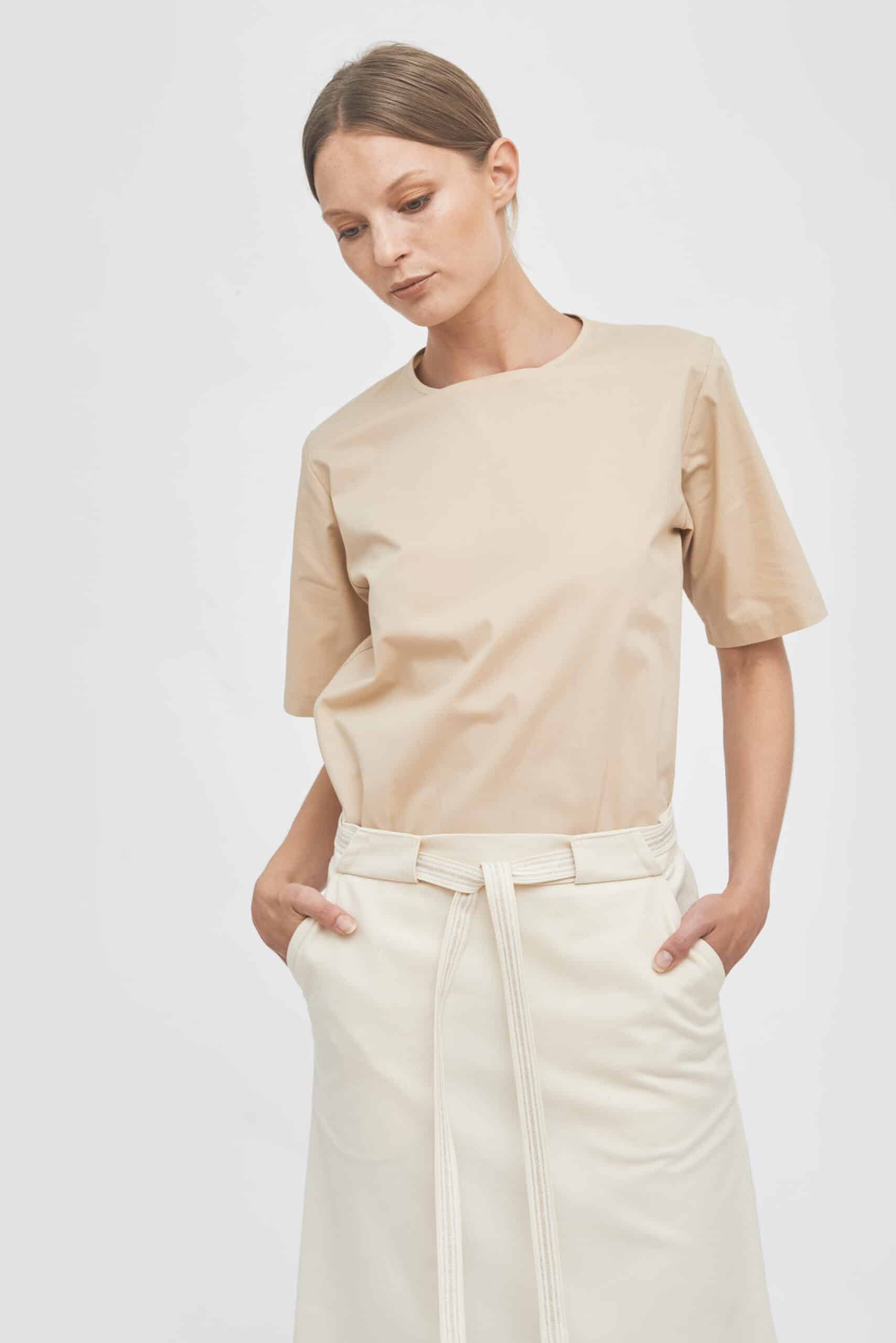 White skirt with a golden linen belt - Image 6