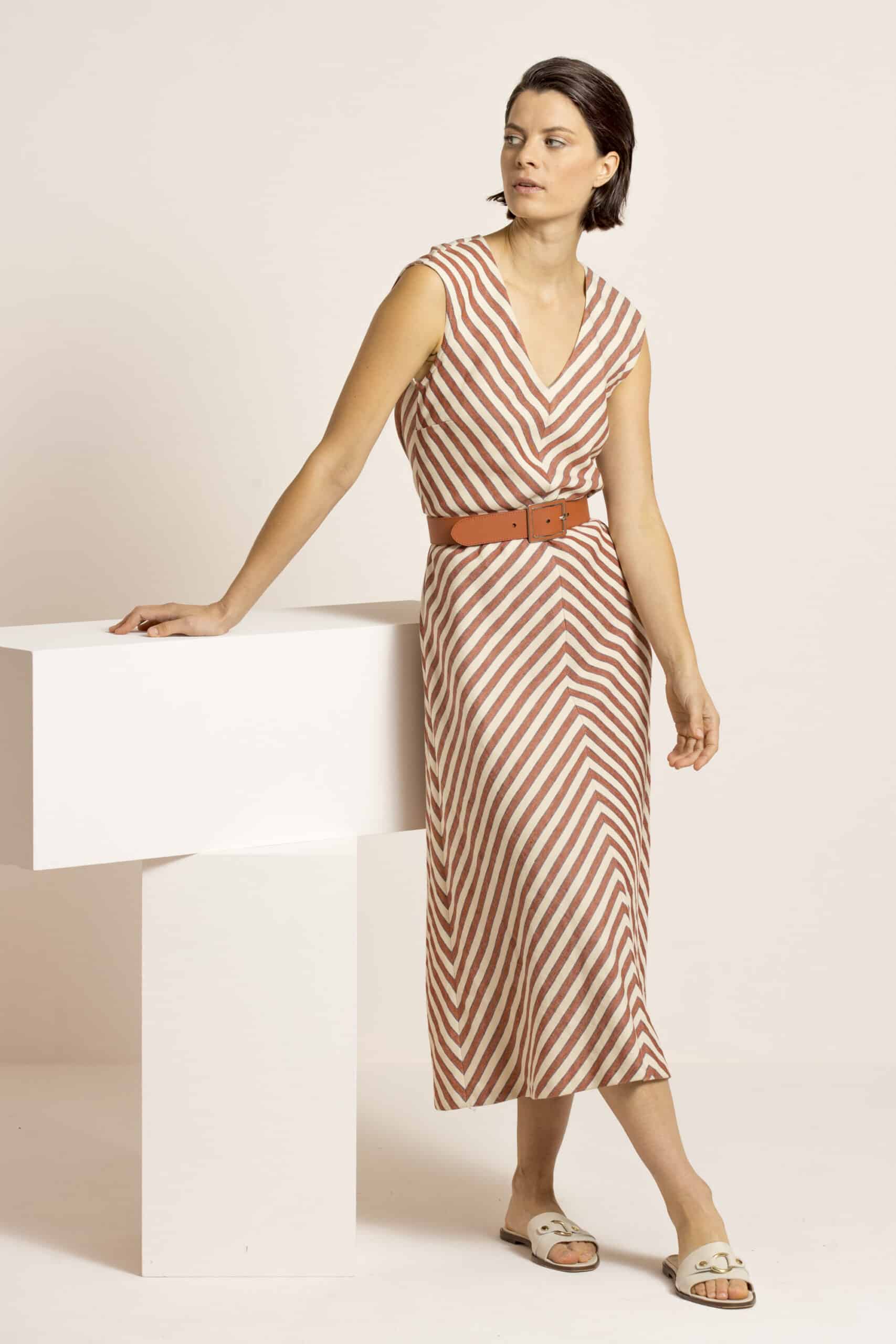 Beige and orange sleeveless dress - Image 2