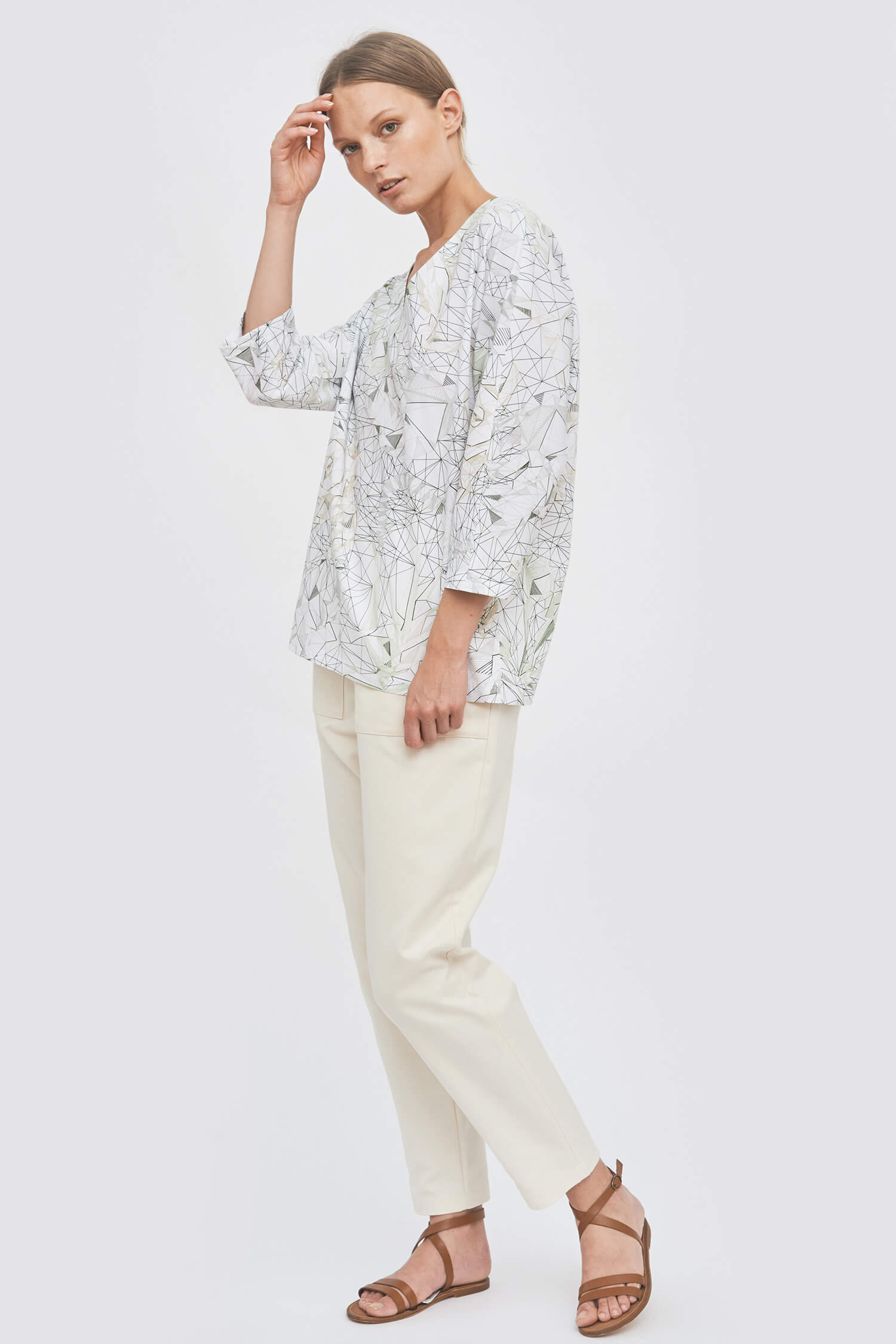 White v-neck 3/4 sleeve blouse - Image 2