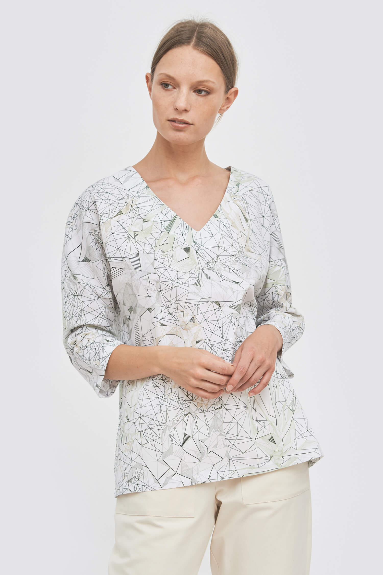 White v-neck 3/4 sleeve blouse - Image 3