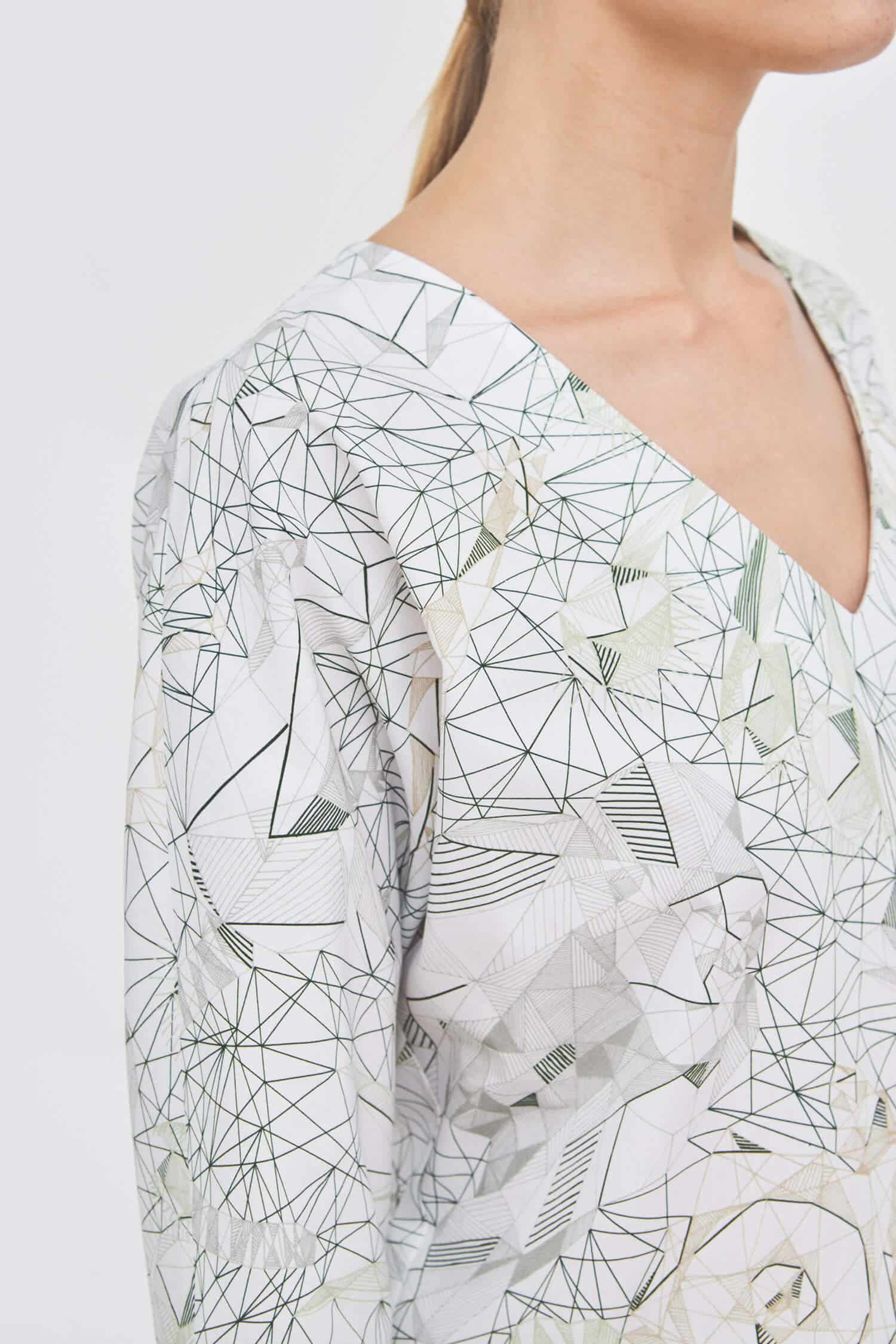 White v-neck 3/4 sleeve blouse - Image 4