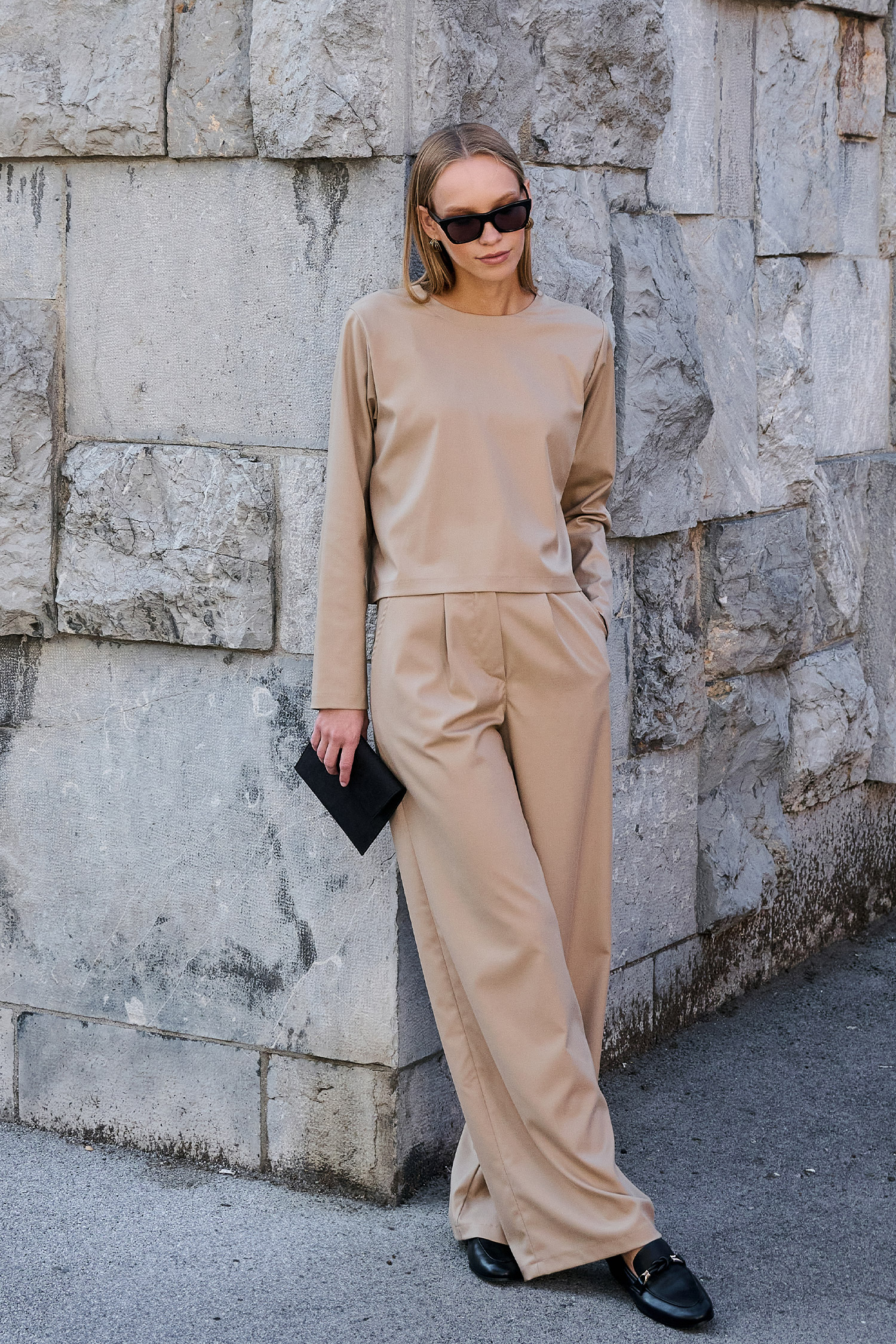Wide-leg tailored trousers - Image 2