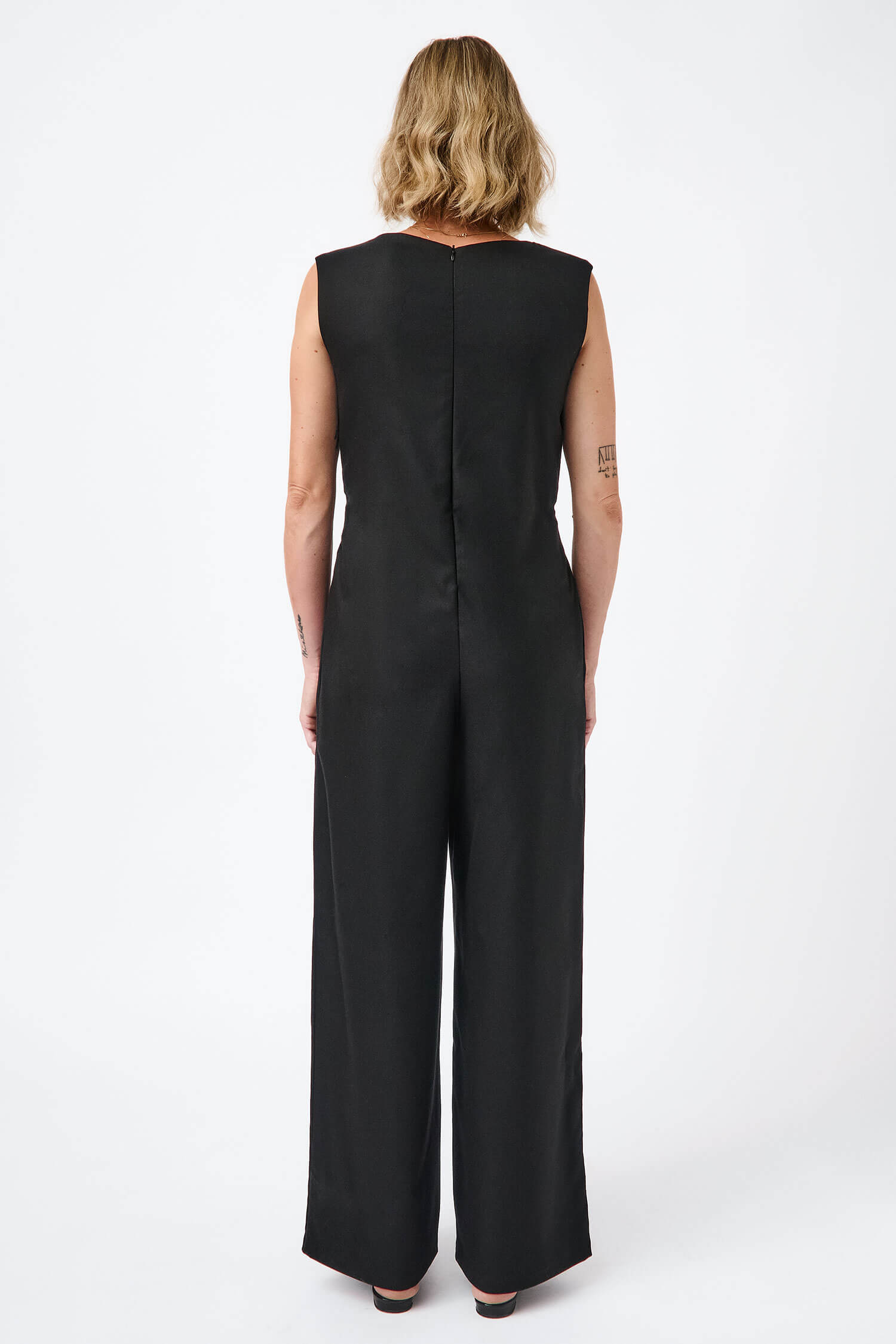 Belted sleeveless jumpsuit - Image 4