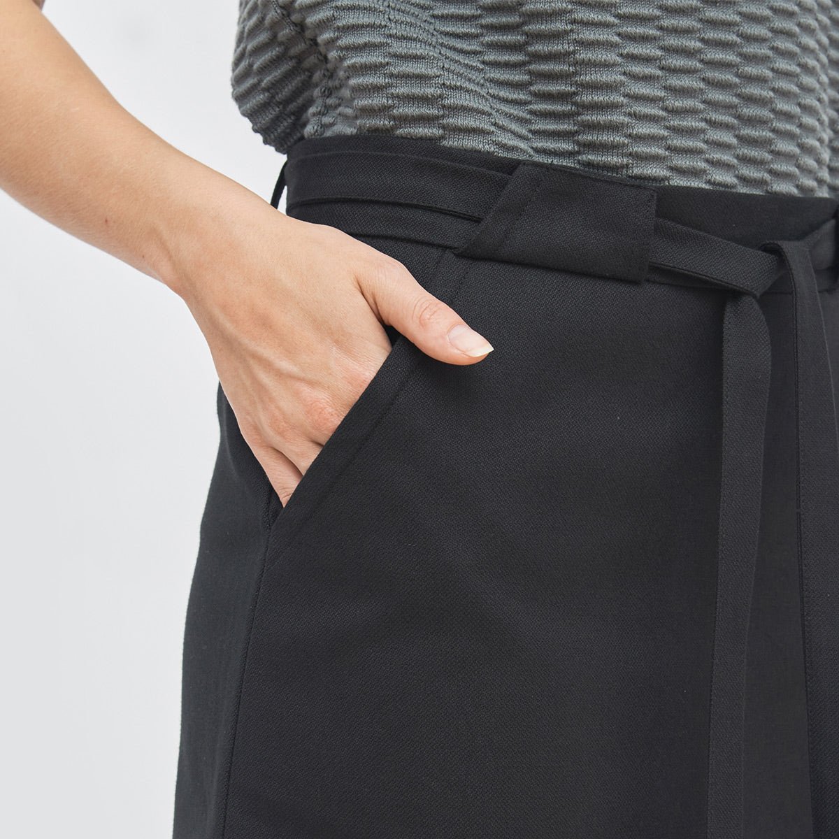 Skirt with a belt - Image 6